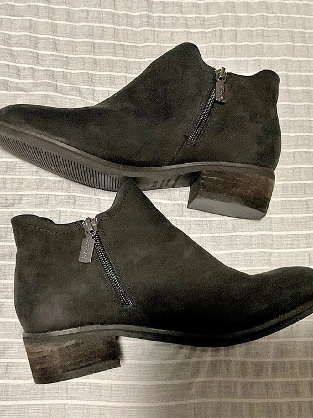 Blondo Lidia Waterproof Size 8.5 Black Ankle Boots with Side Zippers